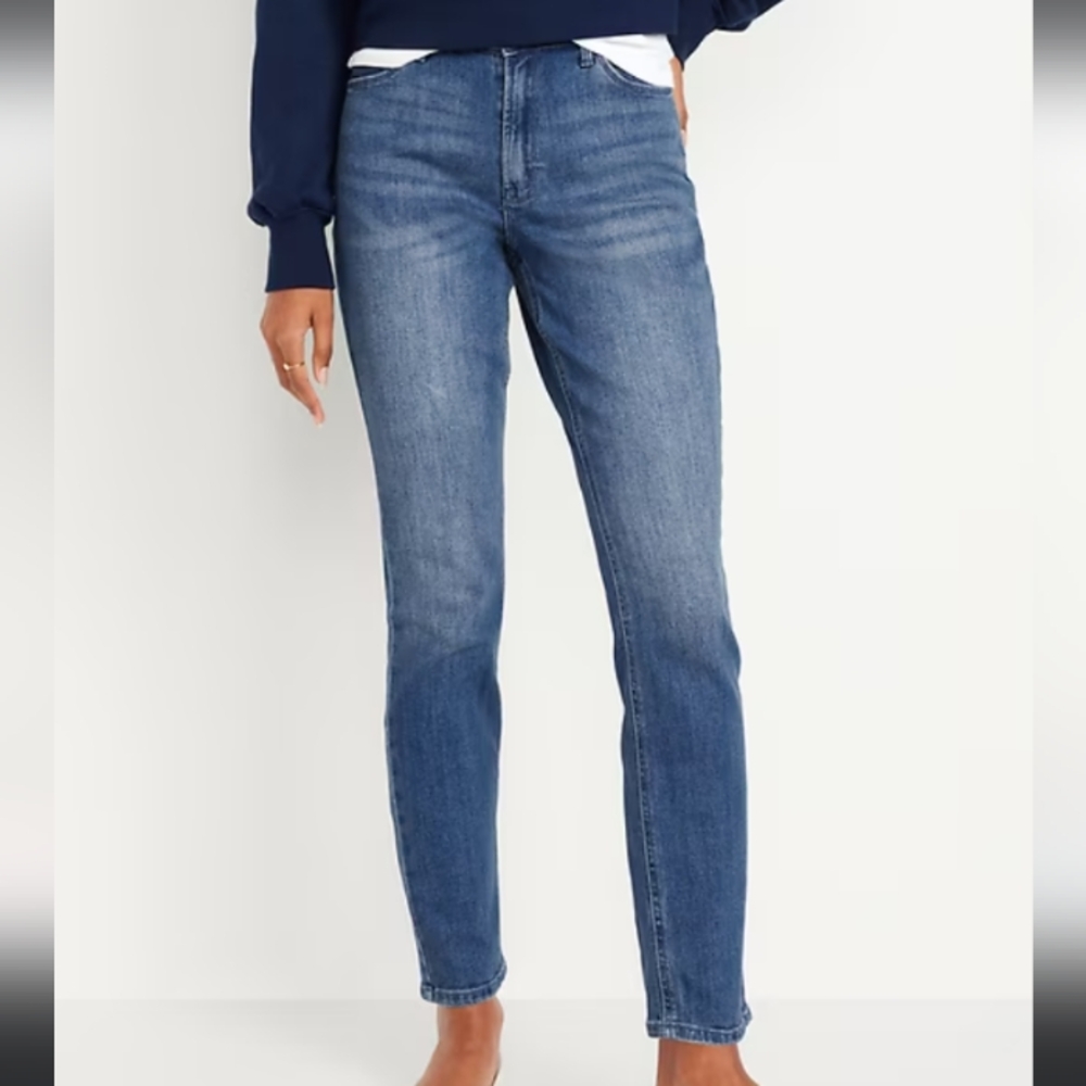 NWOT Old Navy High Wasted Jeans - 8 Long